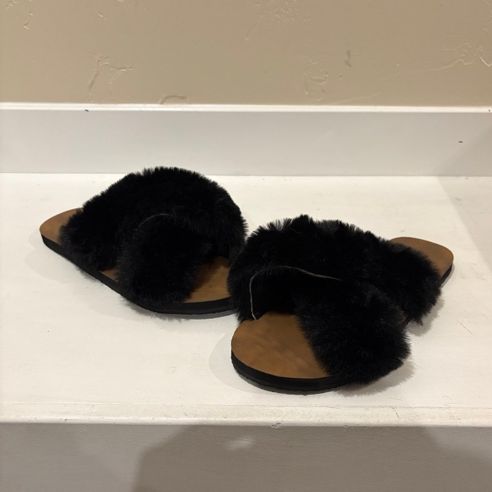 Black Furry Women's Slides